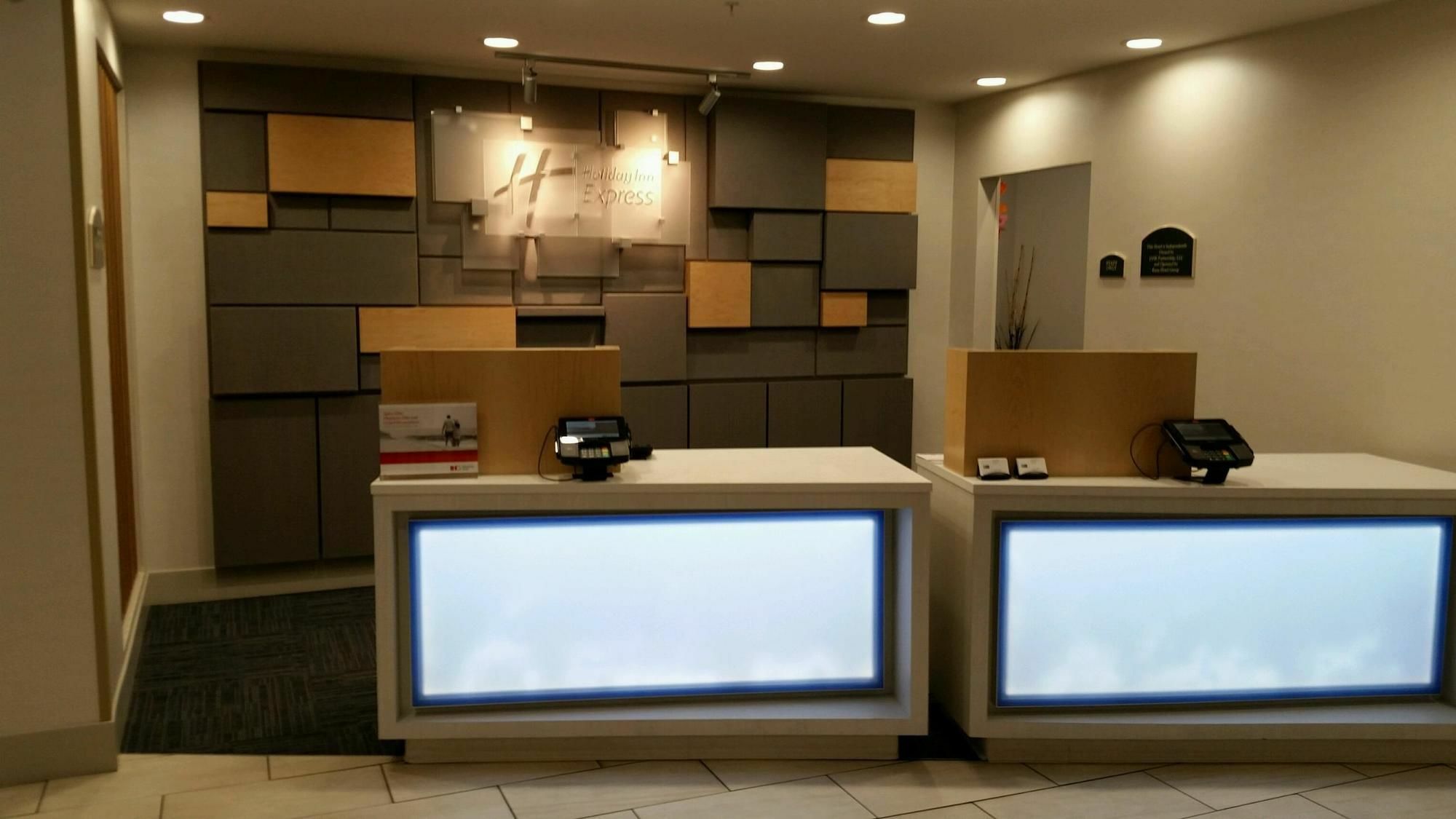 Holiday Inn Express Knoxville-Strawberry Plains By Ihg Dış mekan fotoğraf